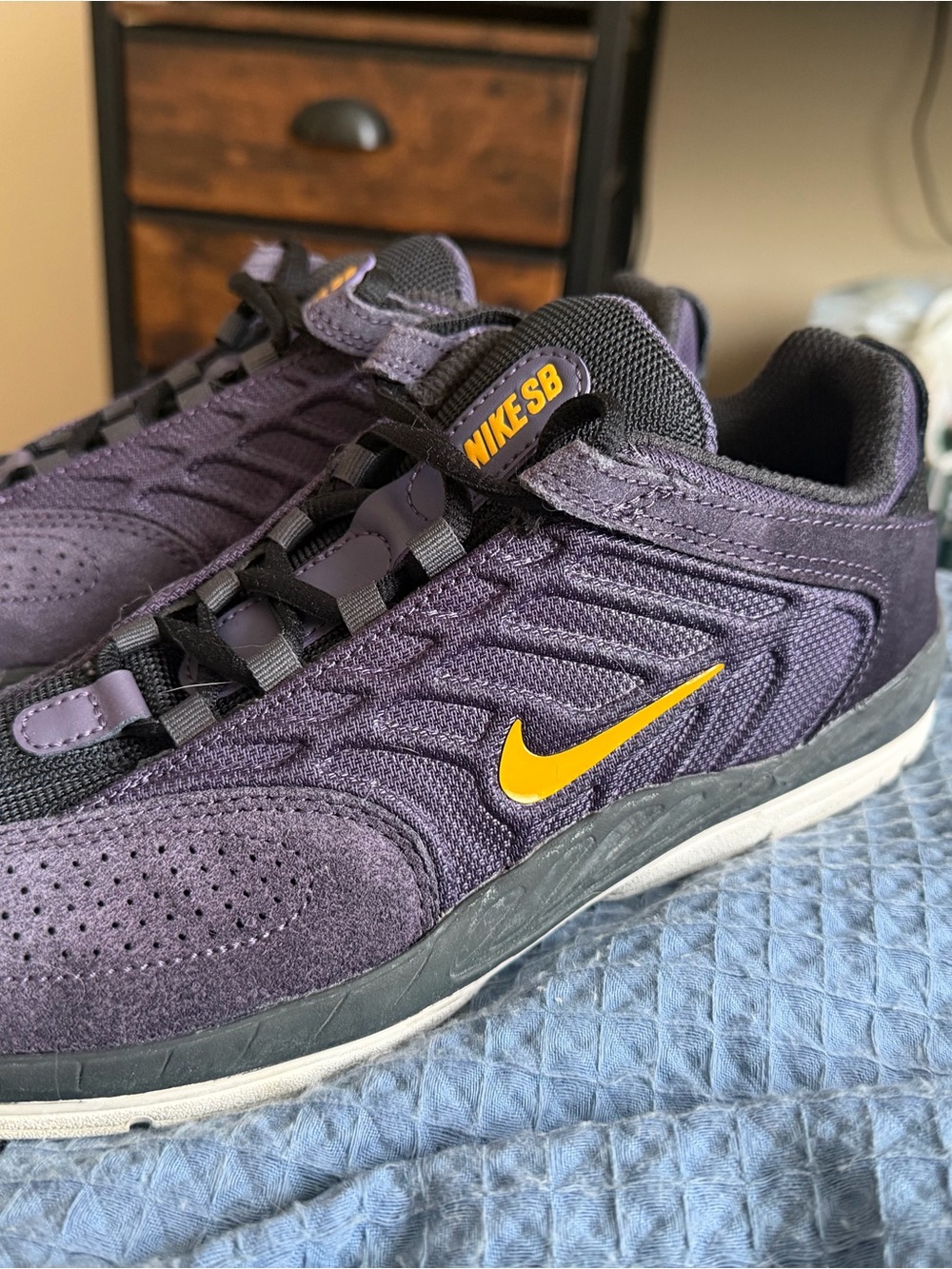 Nike SB Vertebrae with box